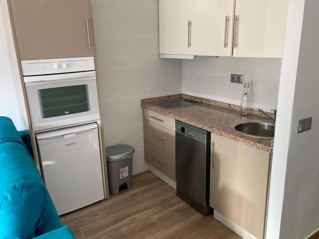 Apartamento Estudio En Chinasol Primera Linea Playa San Cristobal Almuñécar Eksteriør bilde
