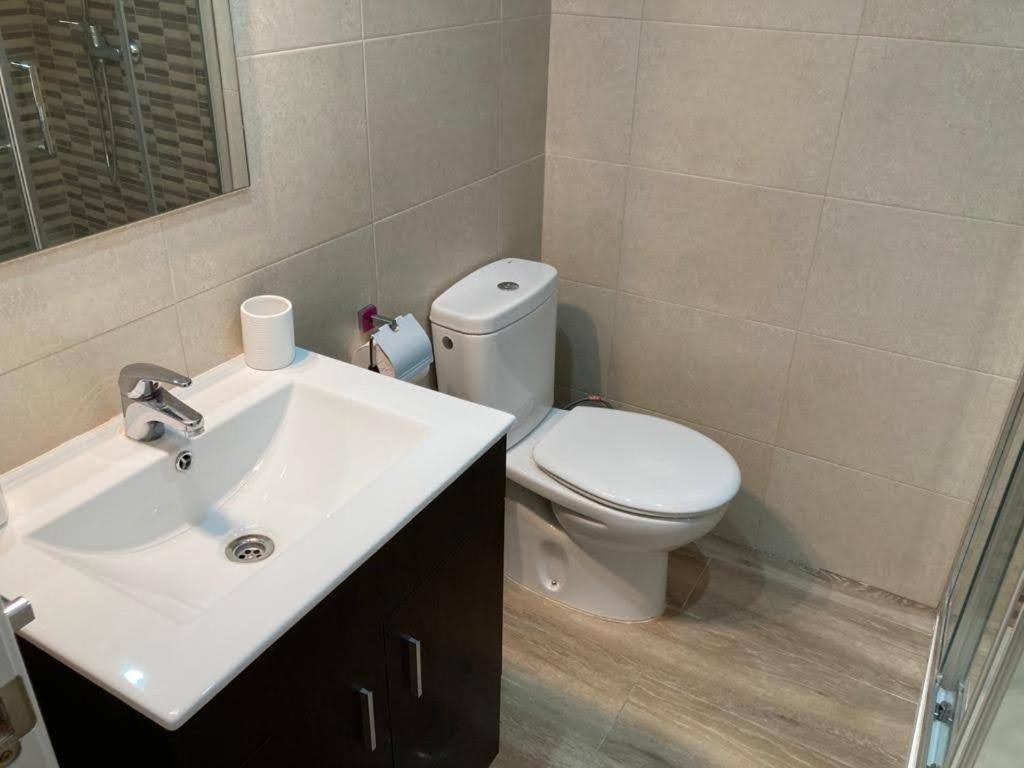 Apartamento Estudio En Chinasol Primera Linea Playa San Cristobal Almuñécar Eksteriør bilde